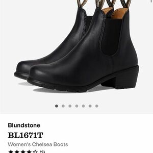 Blundstone Women's Classic Black Ankle Boots like new worn 2 times, waterproof